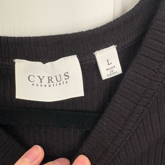 Cyrus Black Ribbed Top - Picture 2 of 2